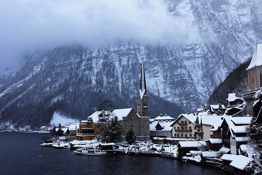 village near body of water and moutain, village beside snow cap mountain and body of water HD wallpaper