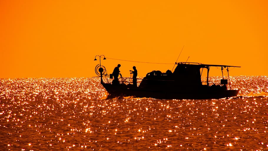 fishing, sea, dawn, nature, backlit, beach, boat, color, dusk HD wallpaper