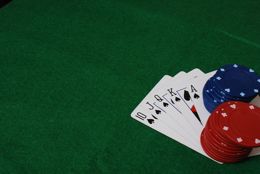 royal flush of spades with red and blue poker chips, Game, Cards HD wallpaper