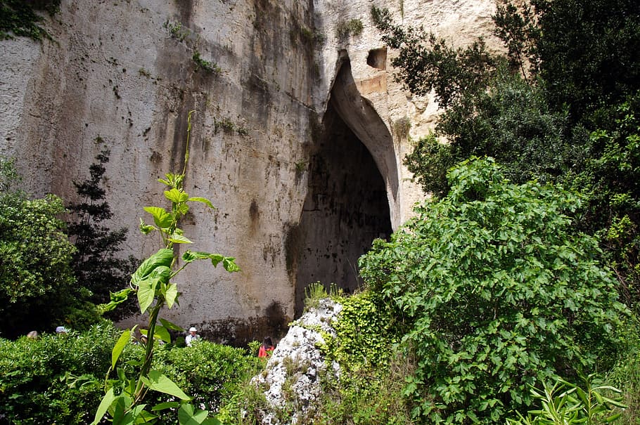 gray cave covered in green trees, syracuse, siracusa, ear of dionysus, HD wallpaper