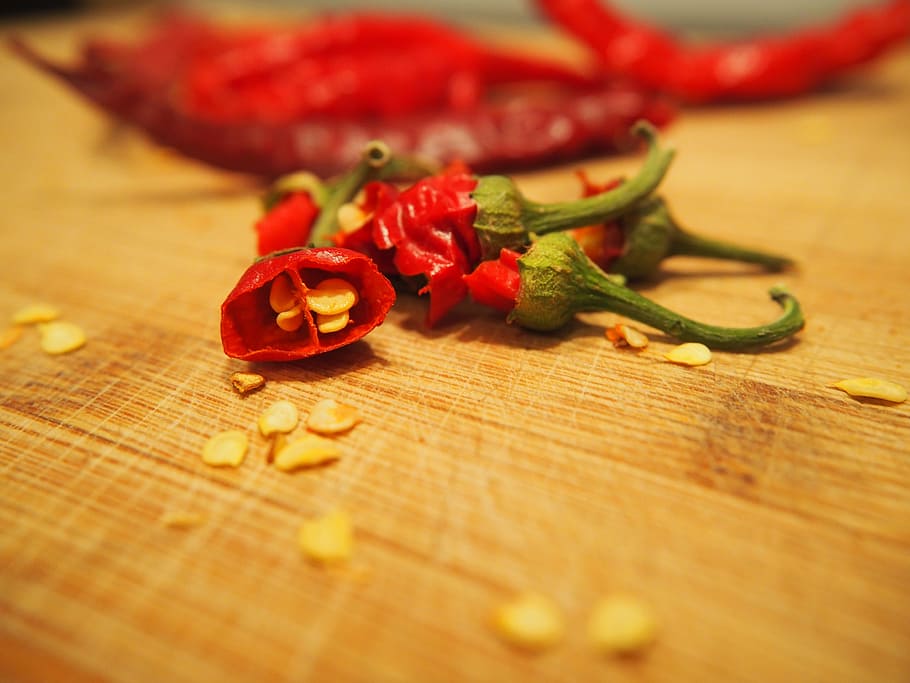 chili, sharp, red, cut, spice, sharpness, chili peppers, pepperoni HD wallpaper