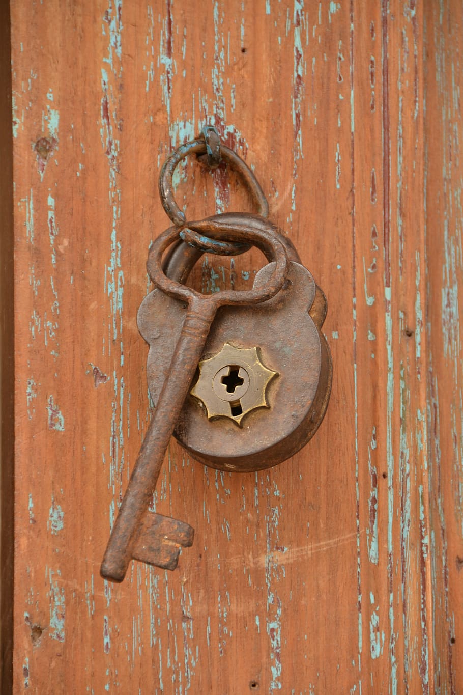 padlocks, old, bolt, door, metal, entrance, wood - material HD wallpaper
