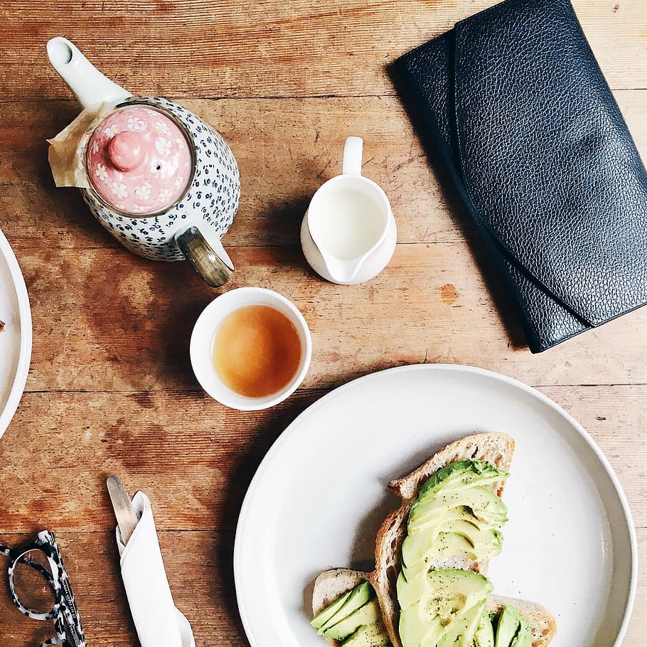 bread slice with avocado on plate, breakfast, diet, table, tea HD wallpaper