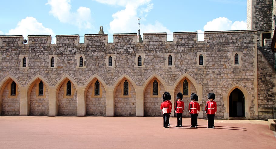 guard, england, soldier, castle, windsor, beefeater, helm, weapon, HD wallpaper