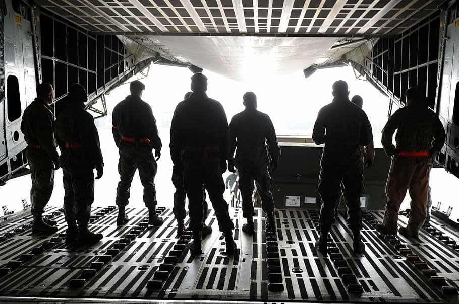 photo of men in cargo plane, teamwork, crew, airplane, air force HD wallpaper