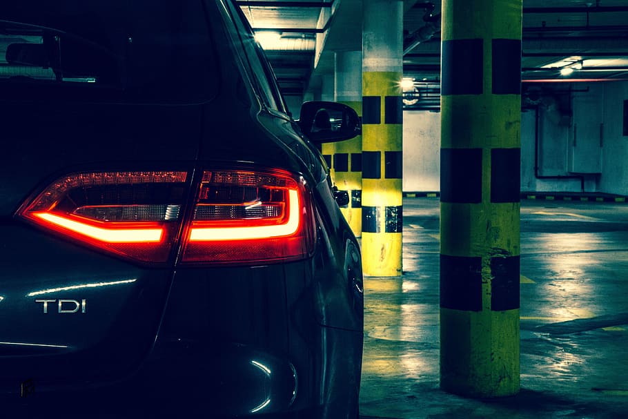 47+ White Audi Tail Lights In A Tunnel Wallpaper full HD