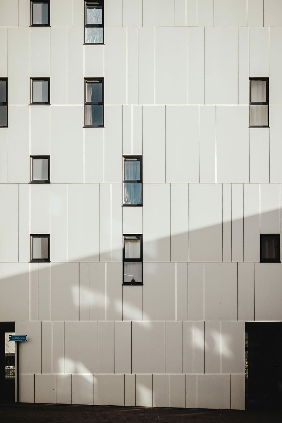 photo of white concrete building during daytime, white concrete building HD wallpaper