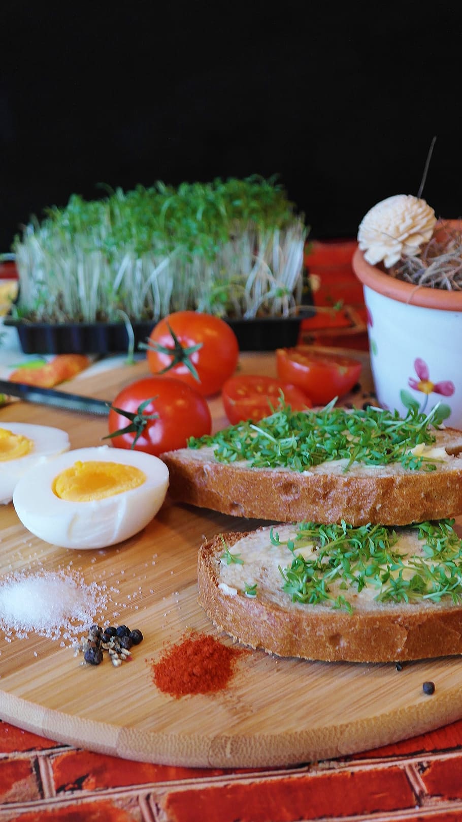 Cress, Bread, cress bread, bread and butter, eat, bio, tomato HD wallpaper