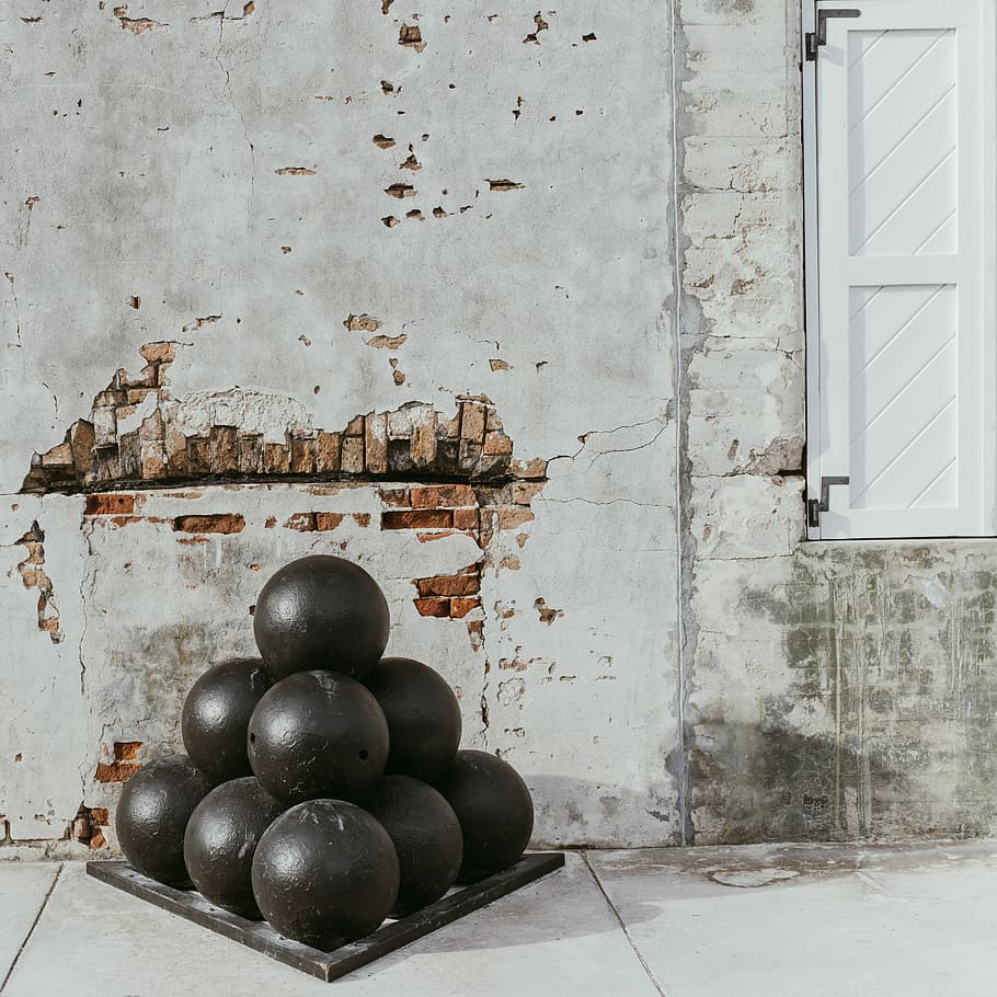 pile of round black balls, black steel ball lot, street, wall HD wallpaper