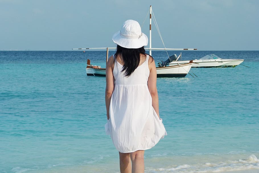 woman wearing white spaghetti strap dress standing by the beach, HD wallpaper