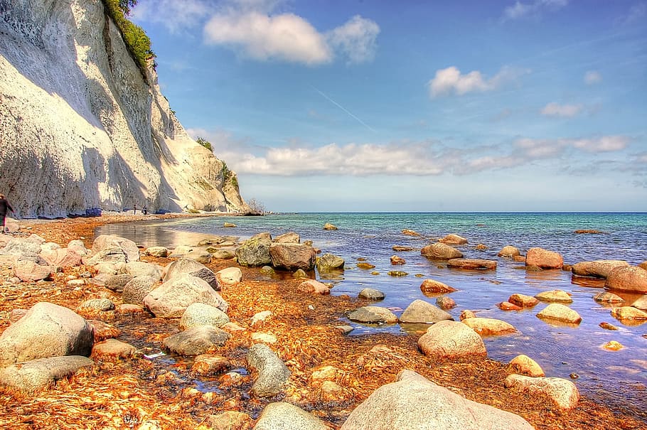 body of water with white rock formation, Món, Denmark, Baltic Sea HD wallpaper
