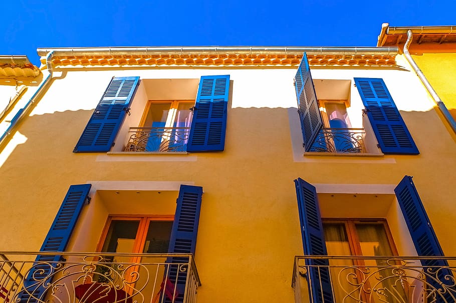 white concrete building under blue sky, home, facade, architecture HD wallpaper