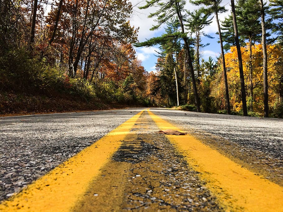 yellow and gray concrete floor during daytime, road, asphalt HD wallpaper