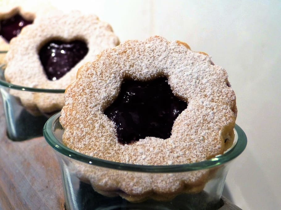 close-up photo of baked pastry, cookie, rogues, filled, advent HD wallpaper