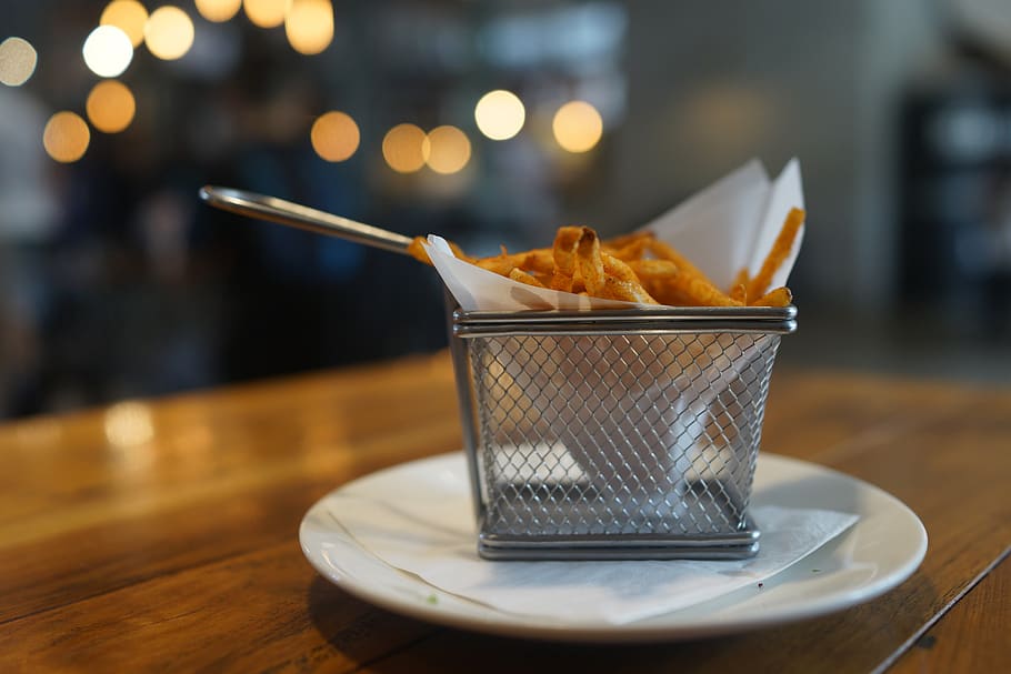 french fries, basket, ambient lights, table, food and drink, HD wallpaper