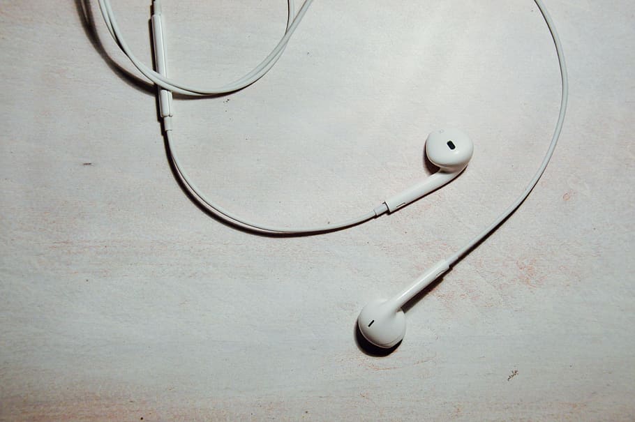 white EarPods, headphones, earbuds, audio, technology, cable HD wallpaper