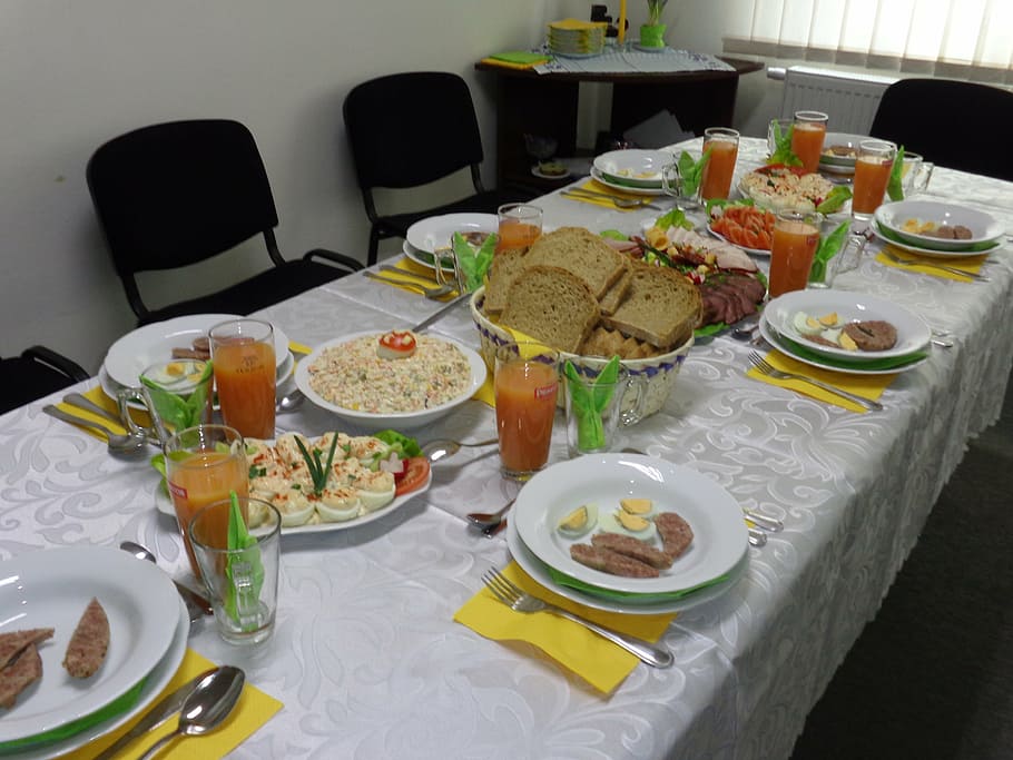dining table, covering, easter breakfast, cutlery, event, christmas ornaments HD wallpaper
