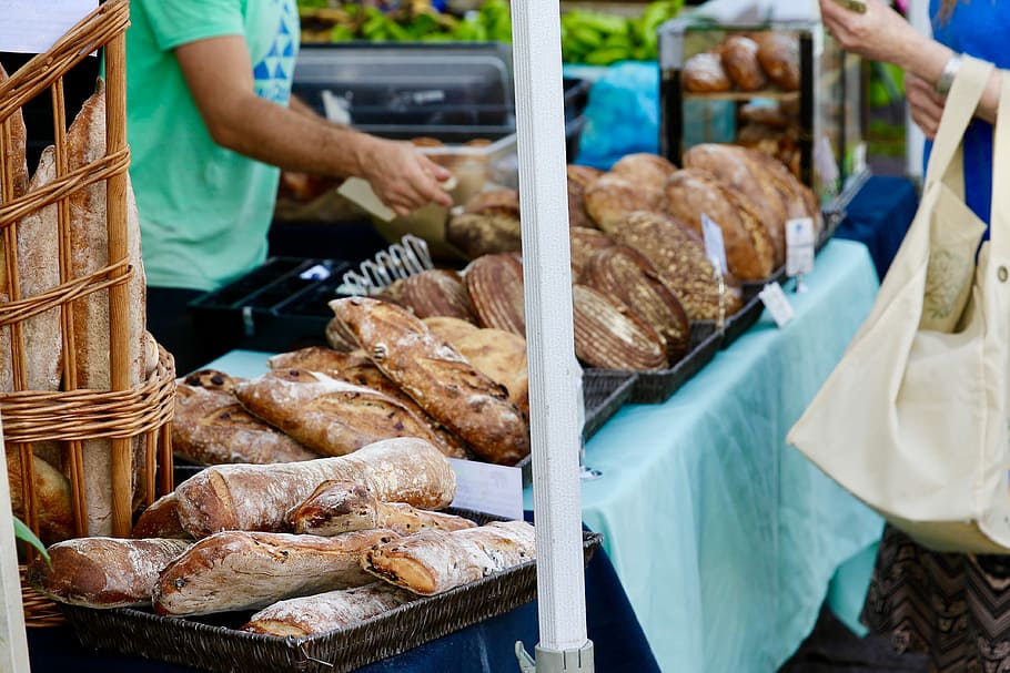 Kauai Farmers Market, assorted breads on display, bakery, loaf HD wallpaper