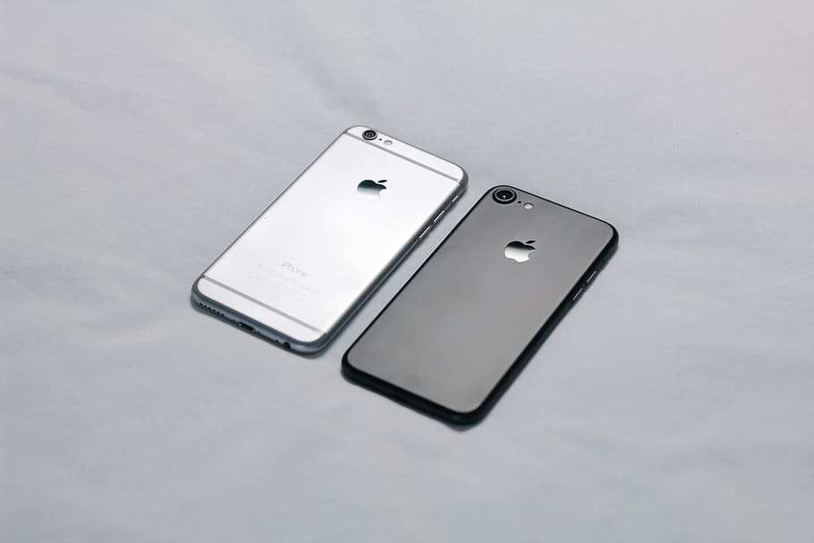 HD wallpaper: Light Dark iPhone Minimal, technology, mobile Phone, smart  Phone | Wallpaper Flare