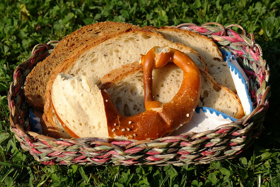pretzel, bread, bread slices, basket, breakfast, food, half HD wallpaper