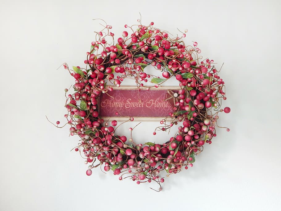 round red and green Home Sweet Home wreath, interior, decoration HD wallpaper