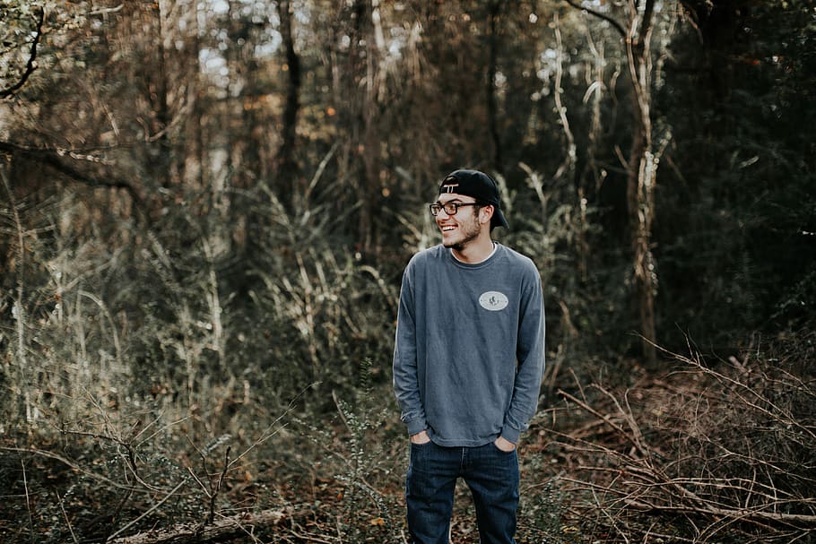 man standing on forest during daytime, man standing at the forest HD wallpaper
