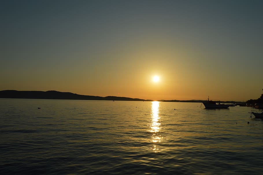 sea, sunset, surface, evening, romance, reflection, water, sky HD wallpaper