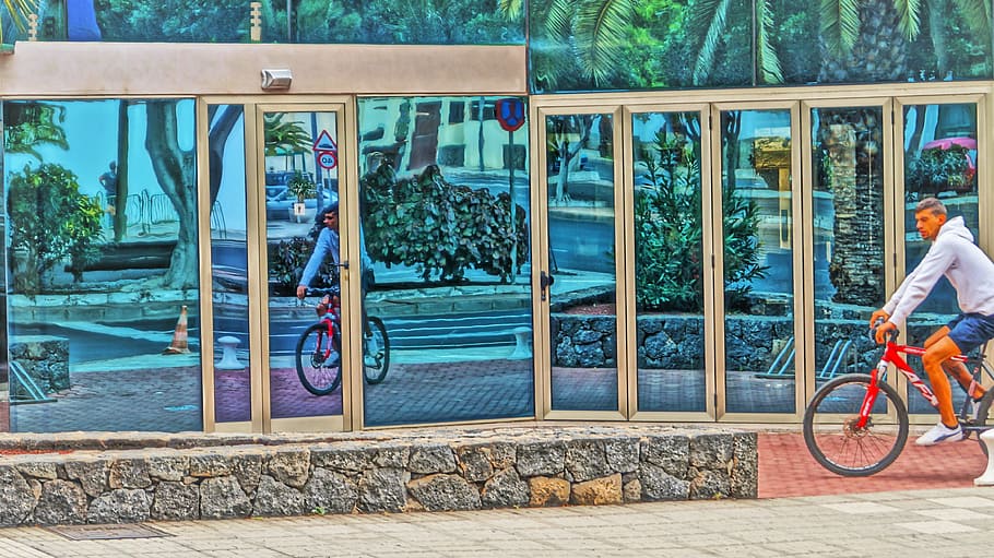 showcase, bicycle, reflections, mirrors, open air, sun, good morning HD wallpaper