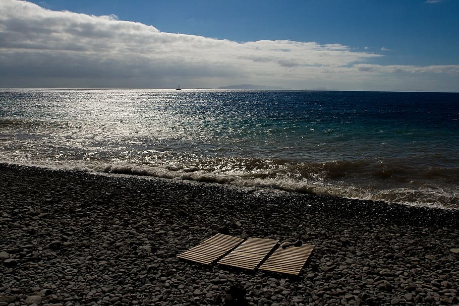madeira, beach, ocean, stone beach, island, cloudy, water, sea HD wallpaper