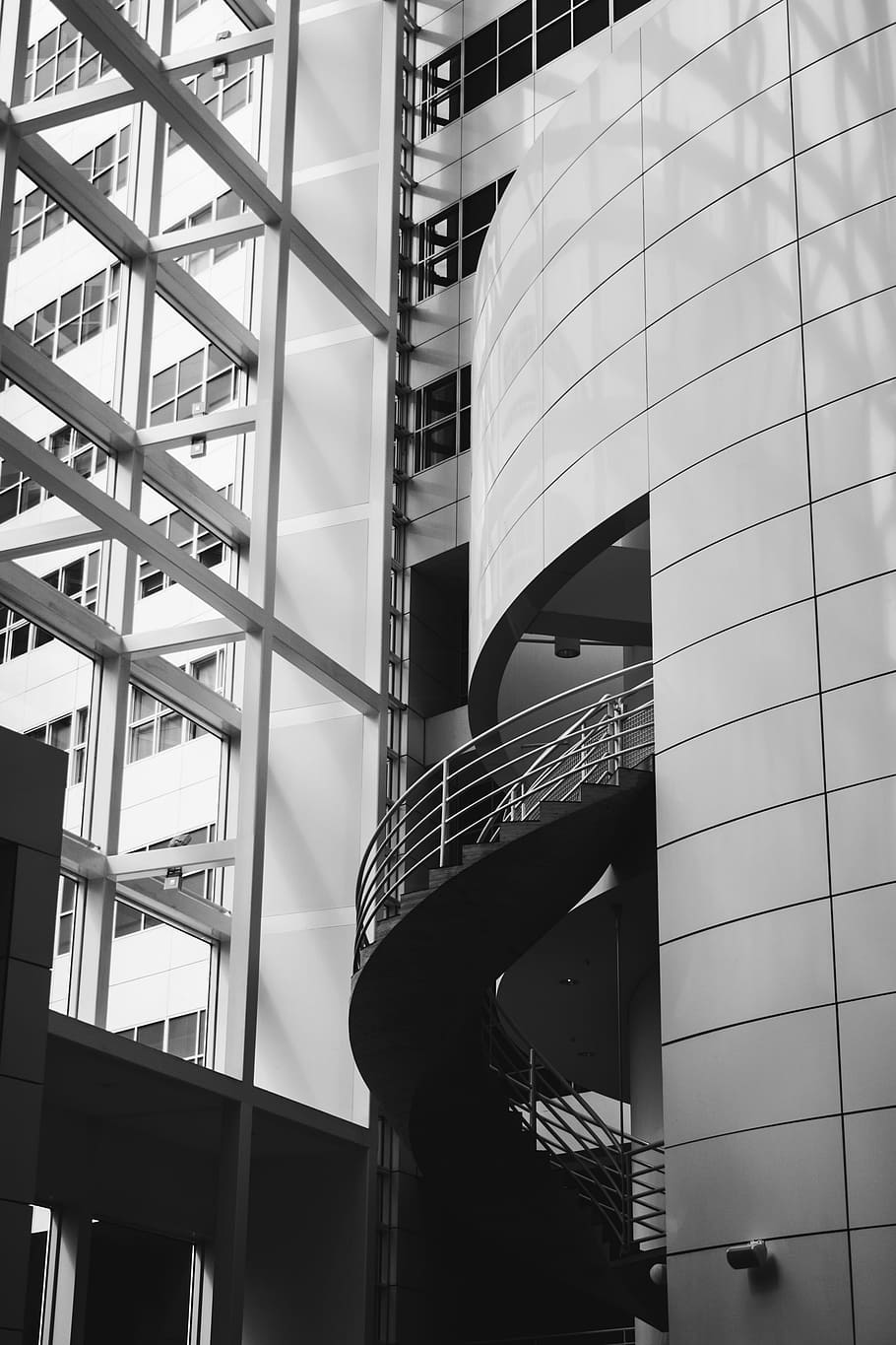 gray spiral stairs of building, gray spiral staircase in building HD wallpaper