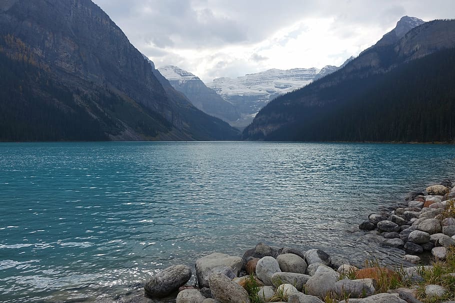 body of water near mountains at daytime, lake louise, canada, HD wallpaper
