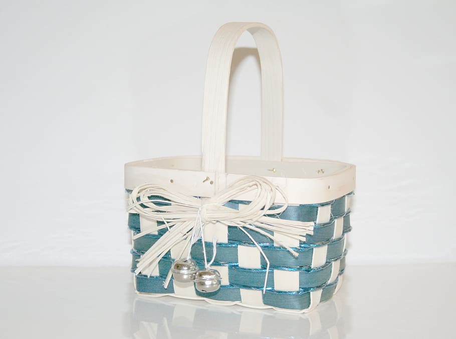 basket, bow, bells, cute, gift, blue, white, decoration, present HD wallpaper
