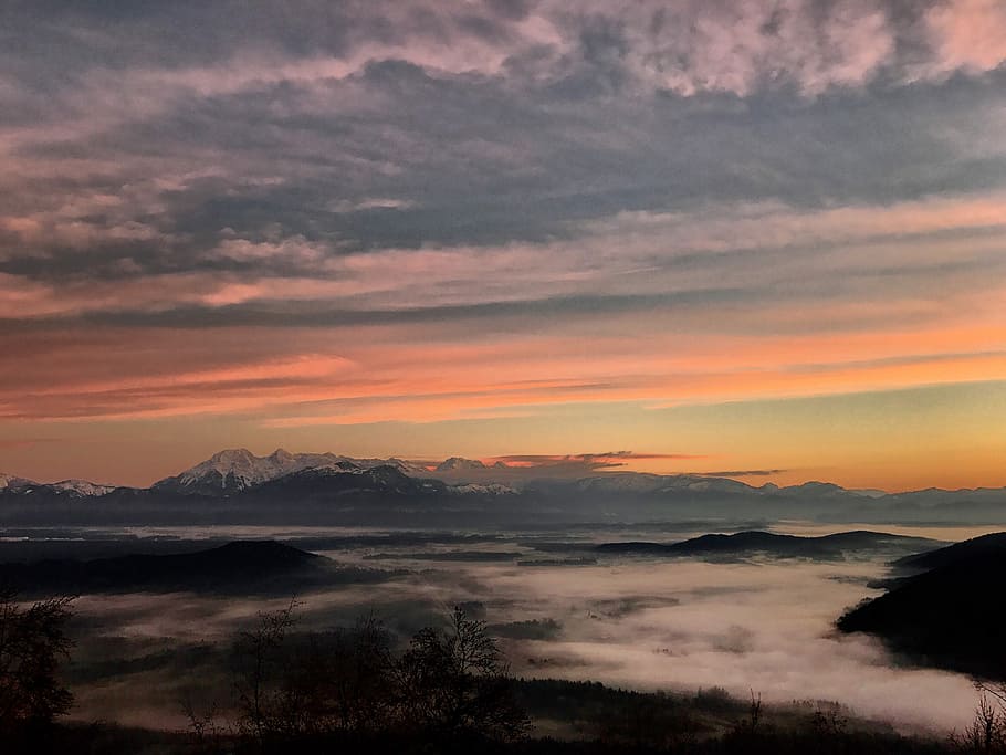 mountains under gray clouds during sunset, sunrise, morning HD wallpaper