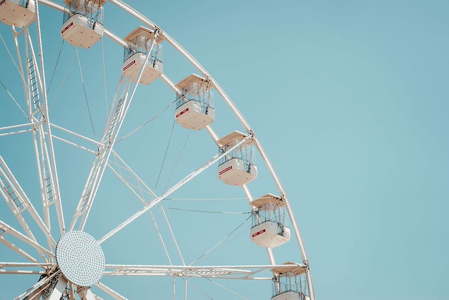 people riding on ferris wheel, photo of beige Ferris wheel, structure HD wallpaper