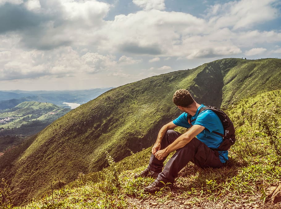 man sitting on mountain, trail, sky, clouds, horizon, landscape HD wallpaper