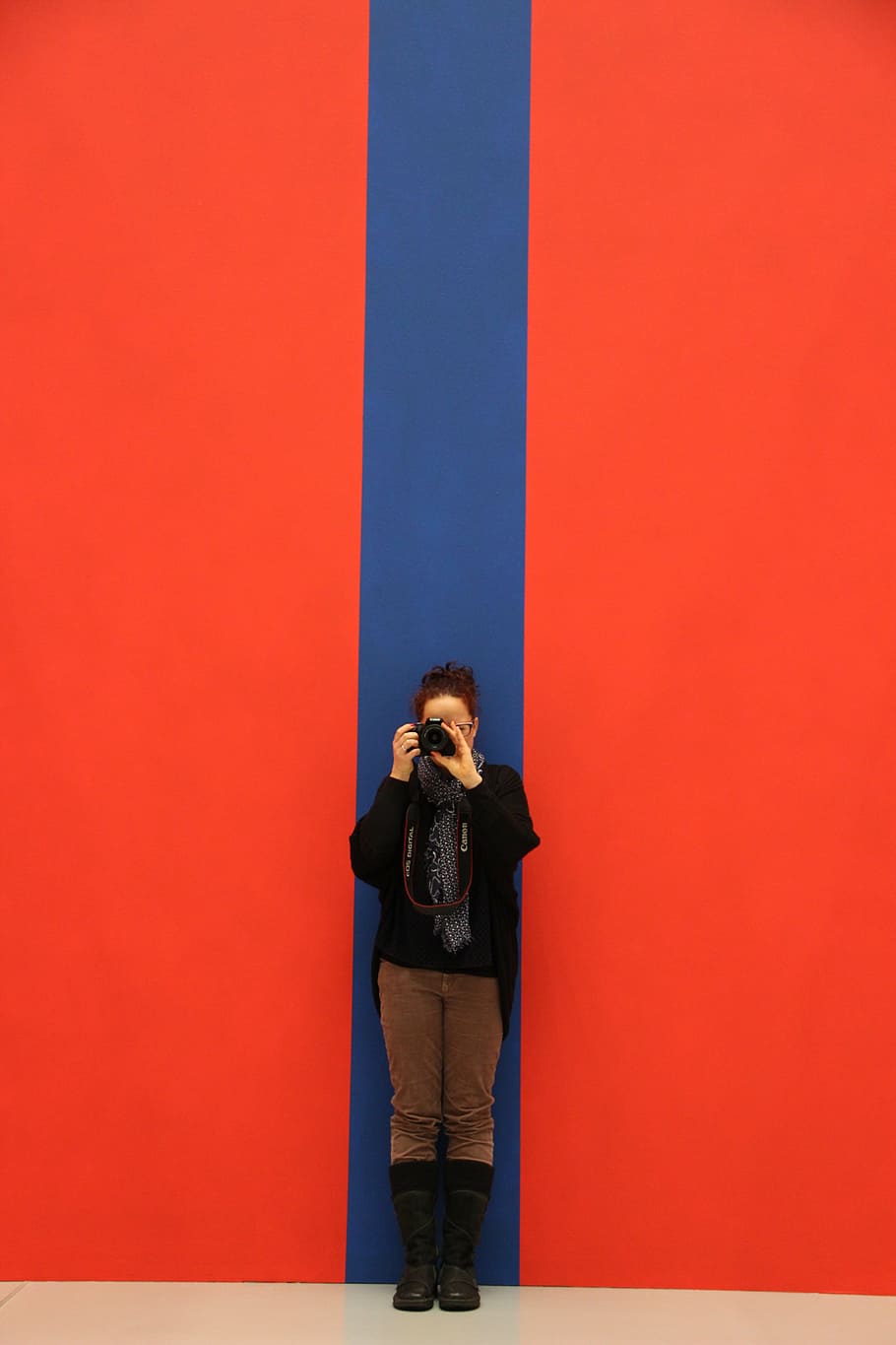 photographer, background, red blue, pattern, structure, standing HD wallpaper