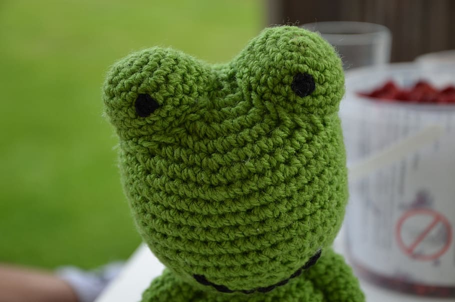 Frog, Crochet, Nature, green color, focus on foreground, close-up HD wallpaper