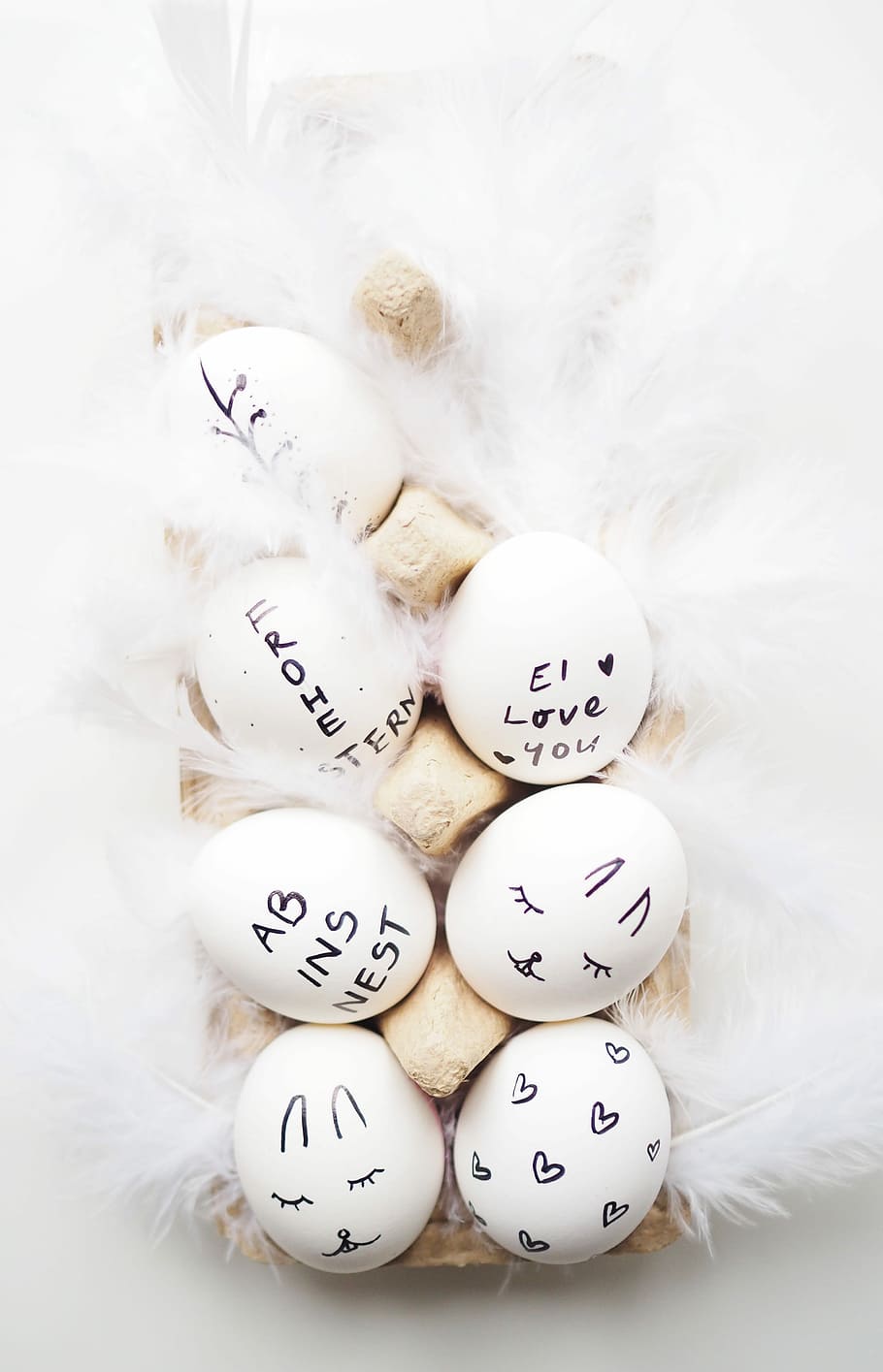 seven assorted-print organic eggs, seven decorative poultry eggs HD wallpaper