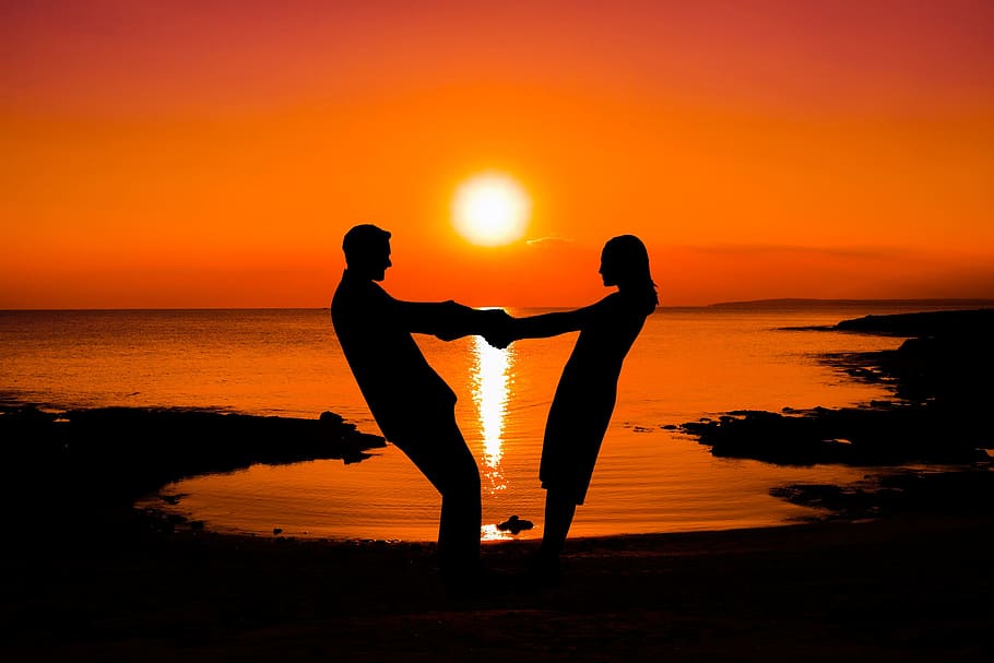 silhouette man and woman holding each other, face to face, valentine's, HD wallpaper