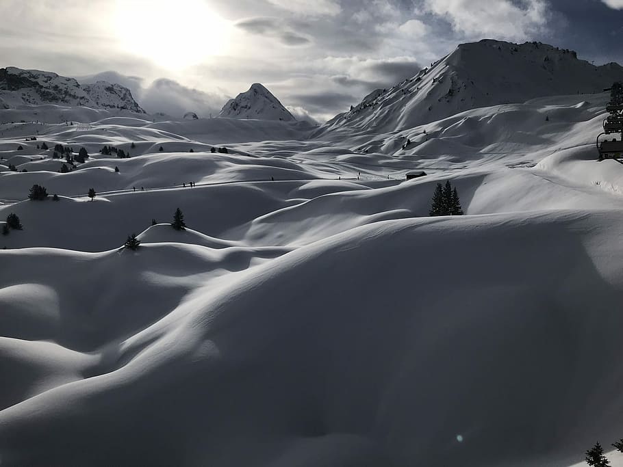 white snow and mountains at daytime, landscape photography of mountains covered with snow HD wallpaper
