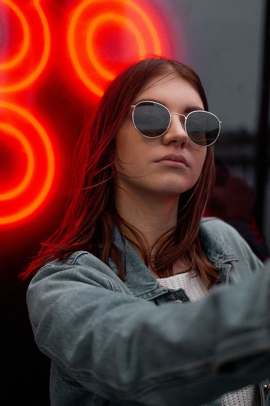 woman wearing silver-colored framed sunglasses and blue denim collared jacket, woman wearing silver-framed sunglasses, HD wallpaper