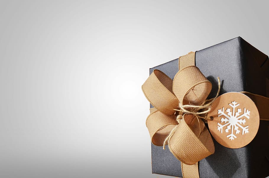brown and black gift box, black gift box wrapped with brown ribbon, HD wallpaper