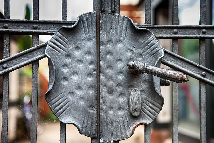 fence, iron, grid, metal, old, foreclosure, limit, wrought iron HD wallpaper