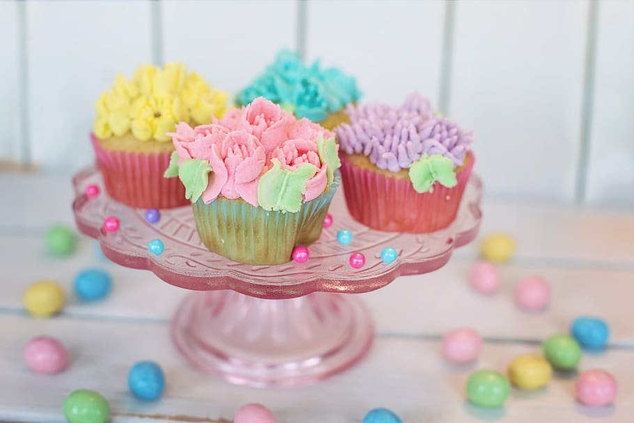 shallow focus photography of cupcakes, floral, pastel, easter