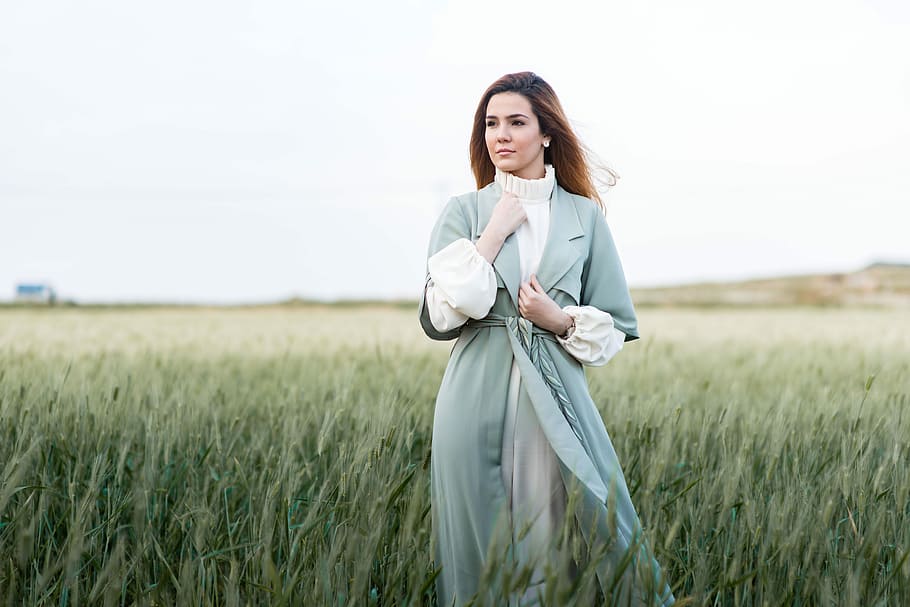 woman standing on grain fields, woman wearing bathrobe standing on green grass field, HD wallpaper
