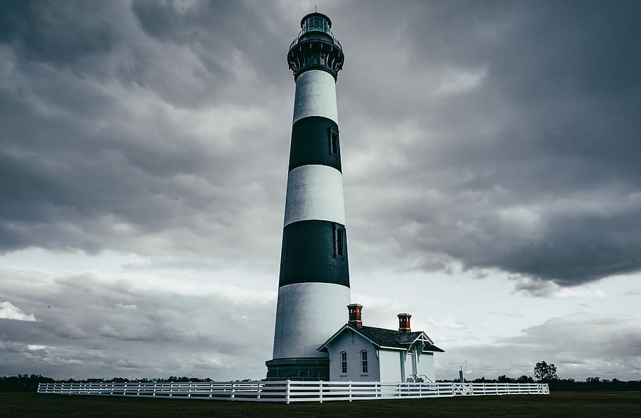 grayscale photography of light house, grayscale photography of lighthouse HD wallpaper