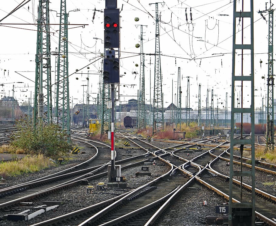 track crisscross, prior to course, dortmund, central station, HD wallpaper