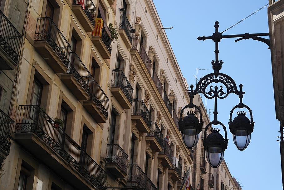 lamppost, palazzo, facade, lighting, city, architecture, road HD wallpaper