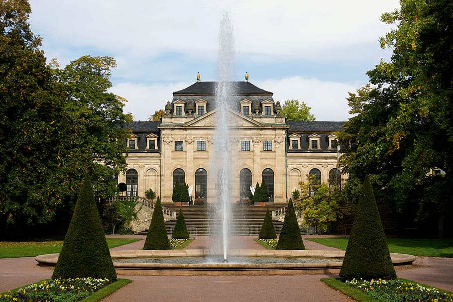 Beige Painted Concrete Building, castle, fountain, Fulda, historic, HD wallpaper