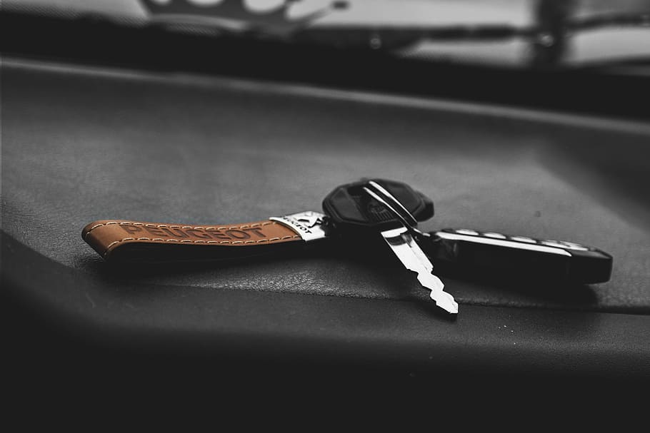 still, items, things, keys, keychain, lock, no people, table HD wallpaper